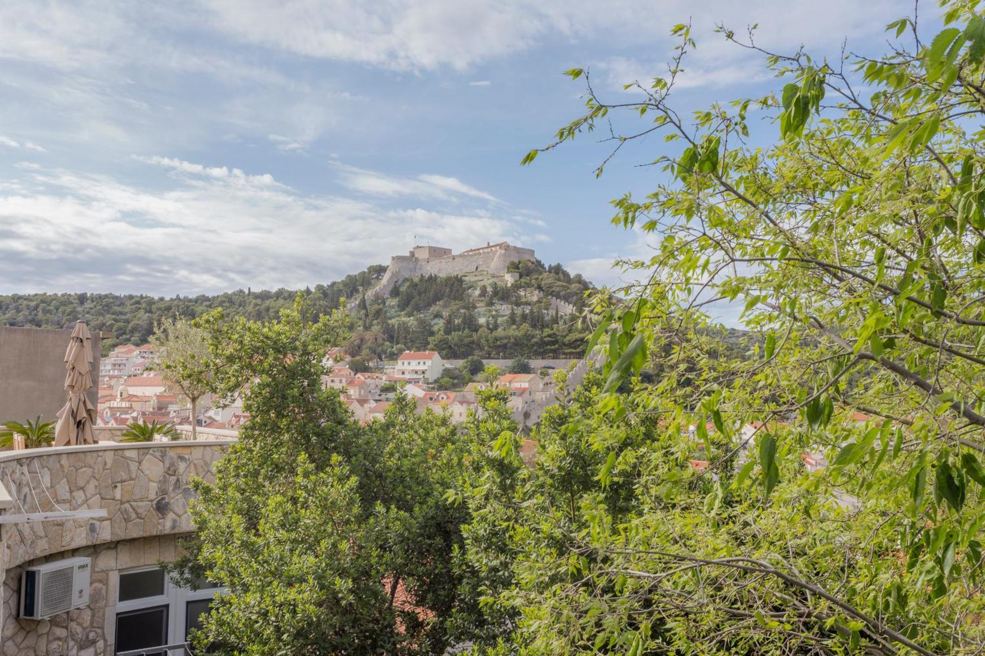 Mamma Mia Apartments-City Center Hvar Town Kültér fotó